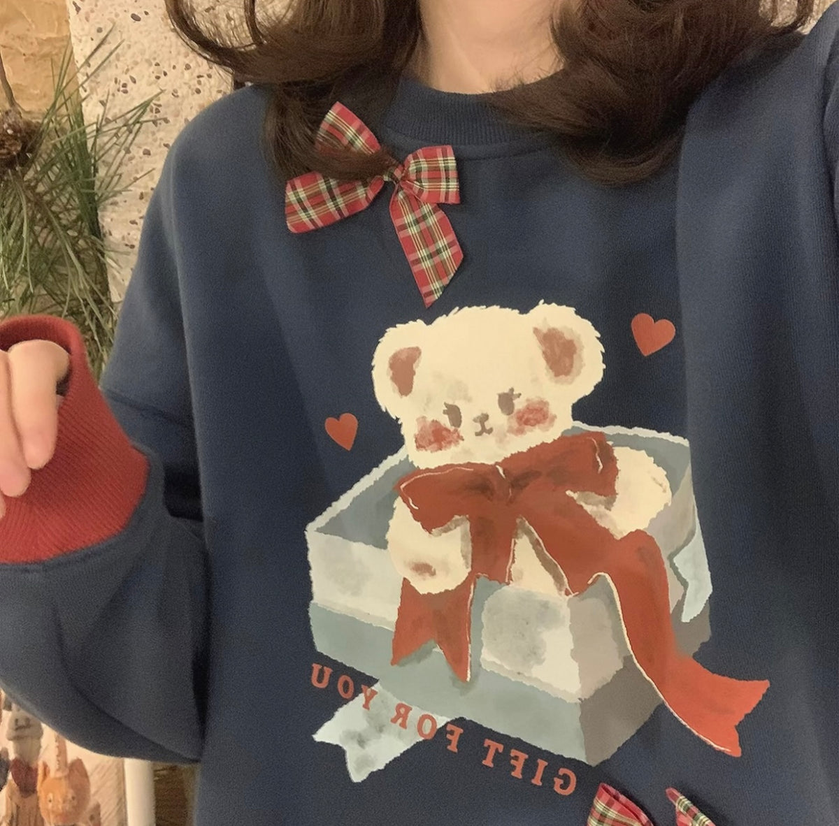 Teddy Bear Gift Sweatshirt 🧸🎁